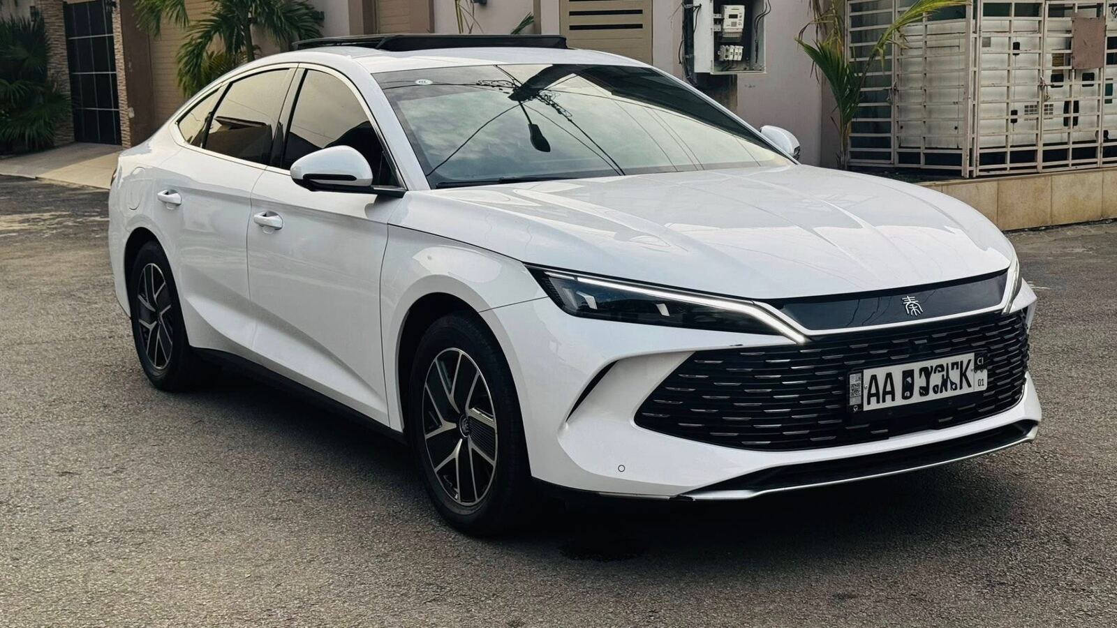 BYD Qin L DM-i 2025